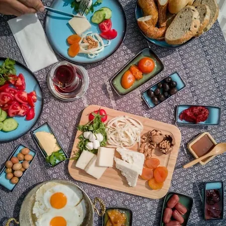Kybele فندق 4*